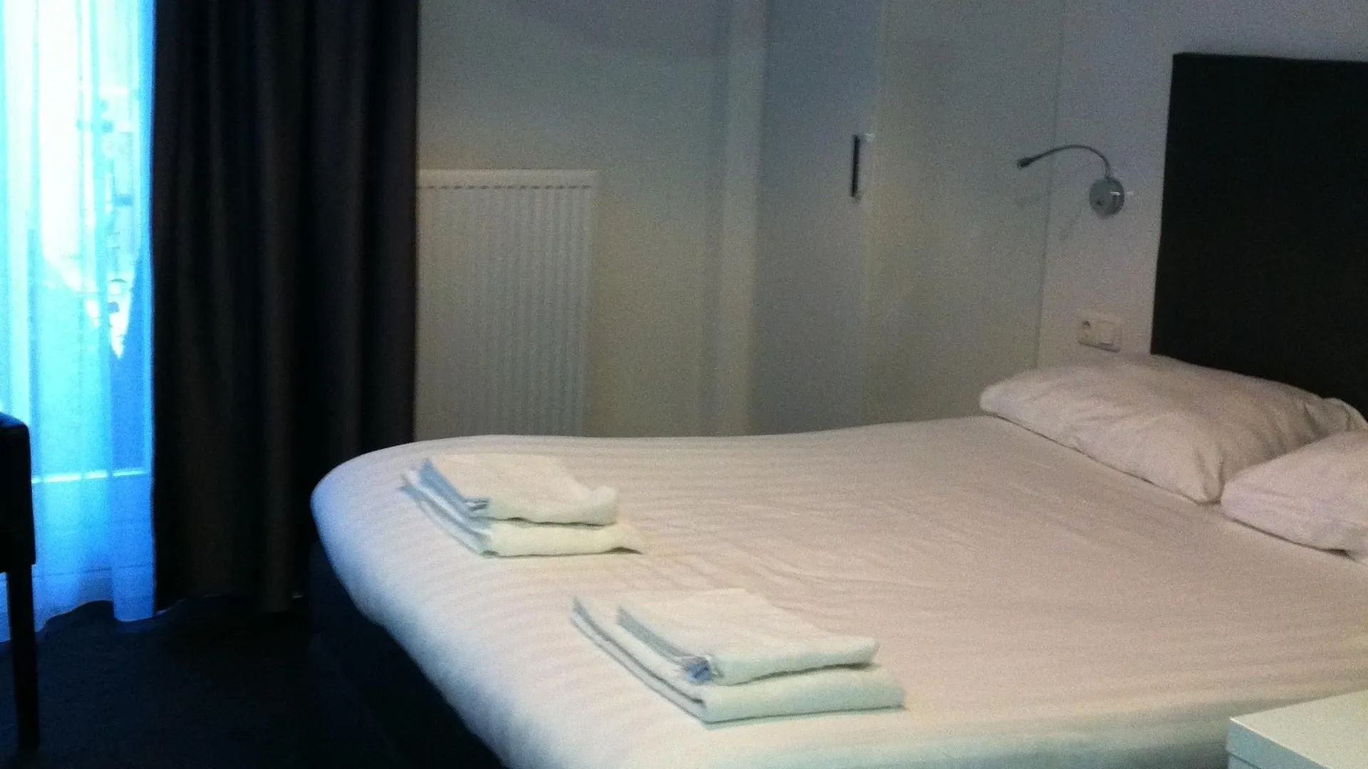 אמסטרדם Hotel Vossius Vondelpark 3*,  הולנד